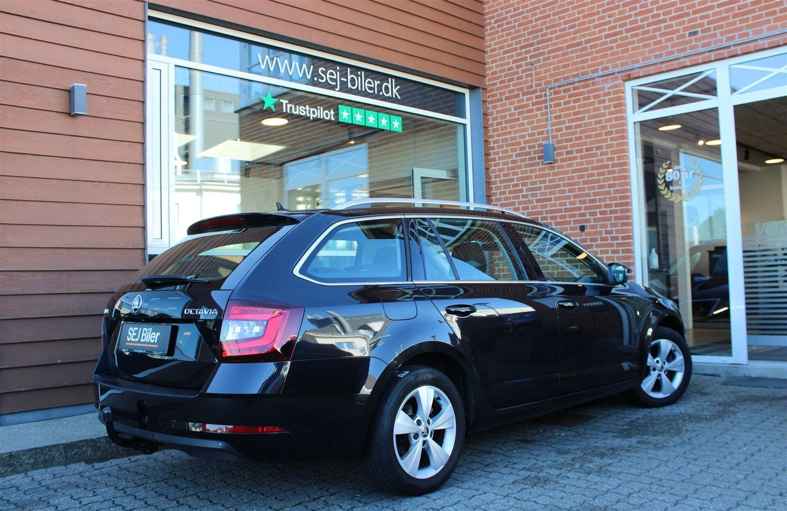 Sort Skoda Octavia fra 2020