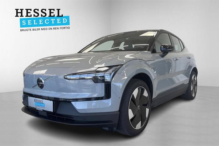 Grå Volvo EX30 fra 2024 set udefra