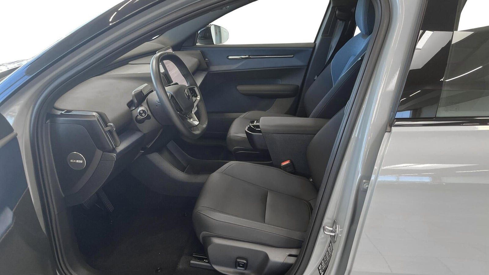 Grå Volvo EX30 fra 2024