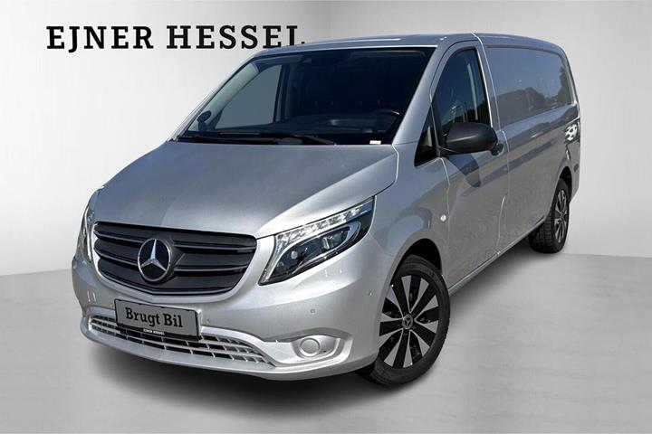 Sølv Mercedes Vito 119 fra 2022