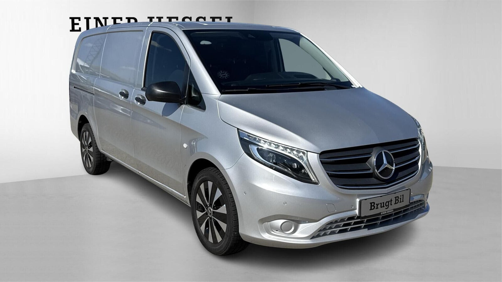 Sølv Mercedes Vito 119 fra 2022