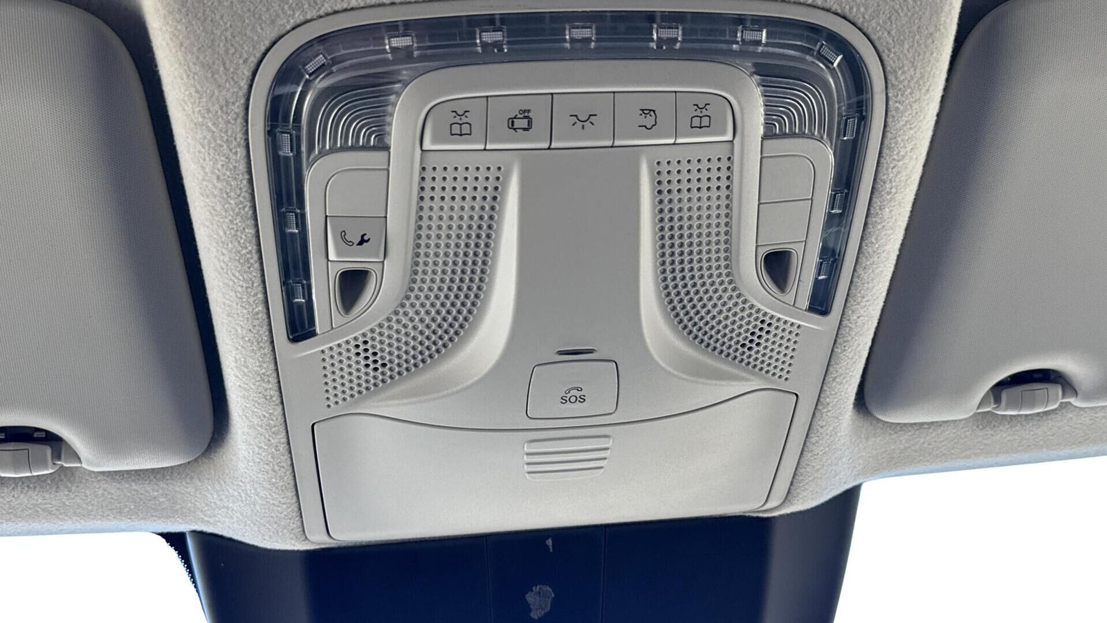 Sølv Mercedes Vito 119 fra 2022