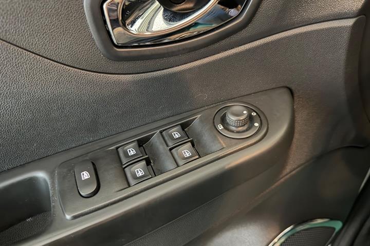 Hvid Renault Captur fra 2017