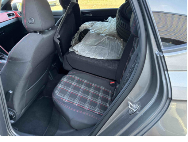 Grå VW Polo fra 2020
