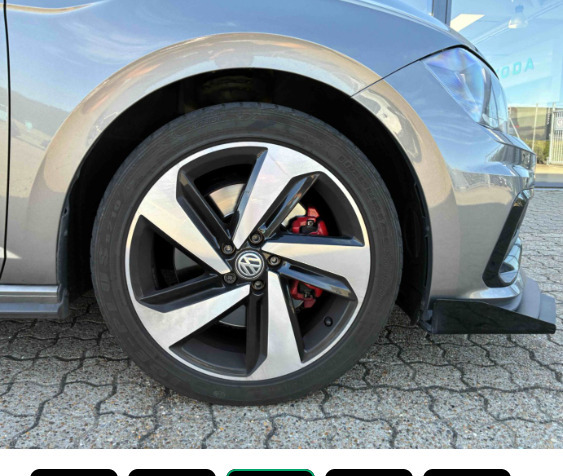 Grå VW Polo fra 2020