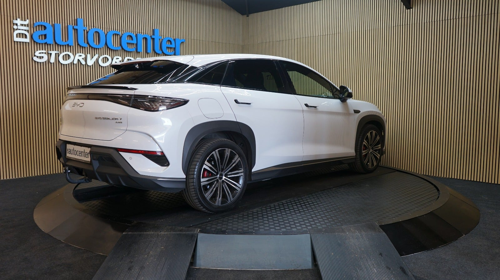 Hvid BYD Sealion 7 fra 2025