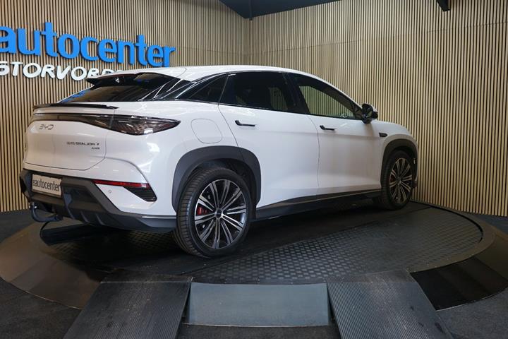 Hvid BYD Sealion 7 fra 2025