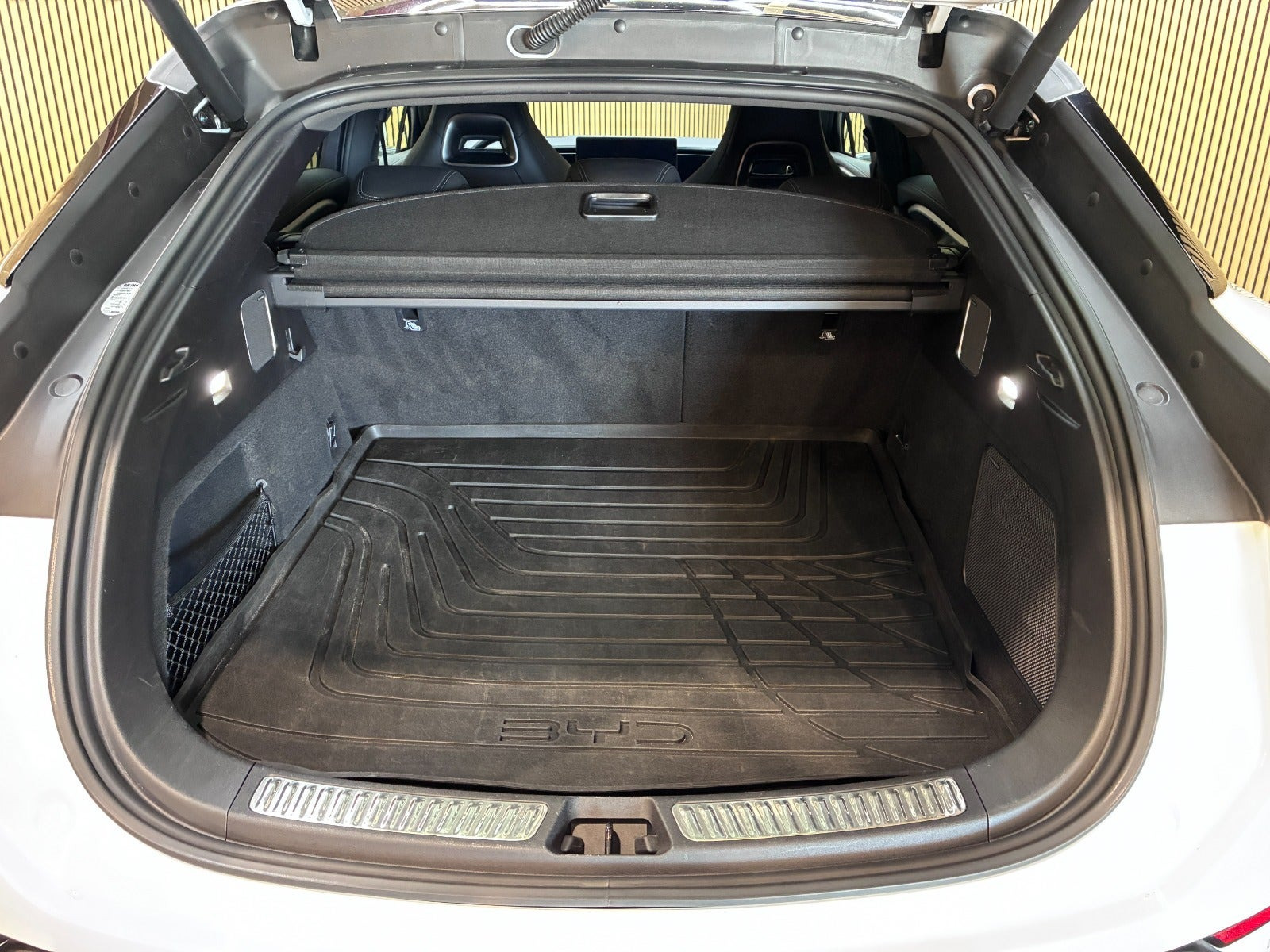 Hvid BYD Sealion 7 fra 2025
