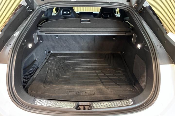 Hvid BYD Sealion 7 fra 2025