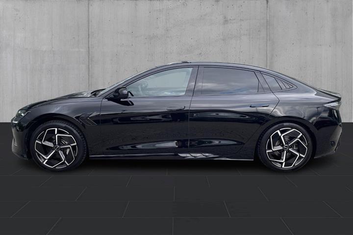 Sort BYD Seal fra 2024