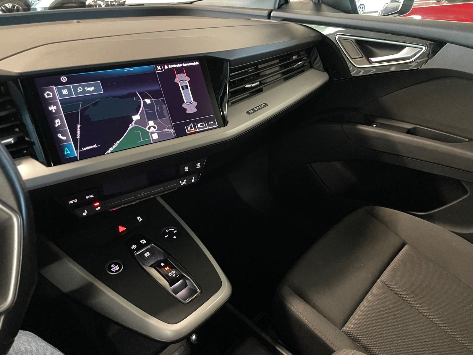 Grå Audi Q4 e-tron fra 2022