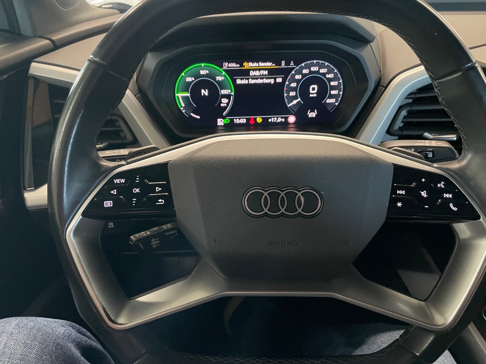 Grå Audi Q4 e-tron fra 2022