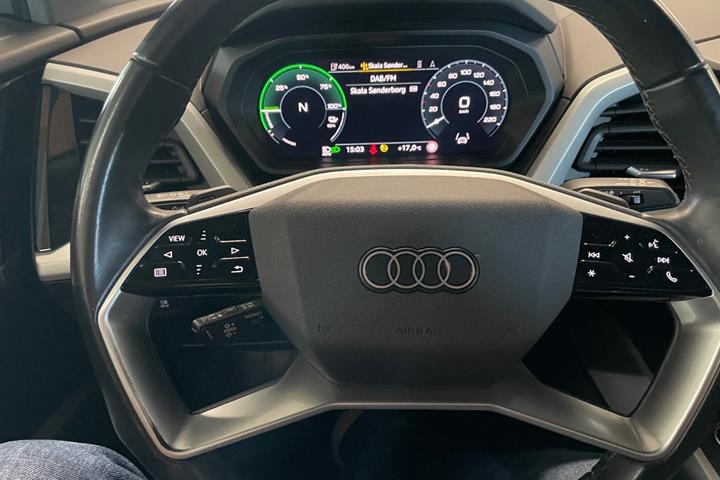 Grå Audi Q4 e-tron fra 2022