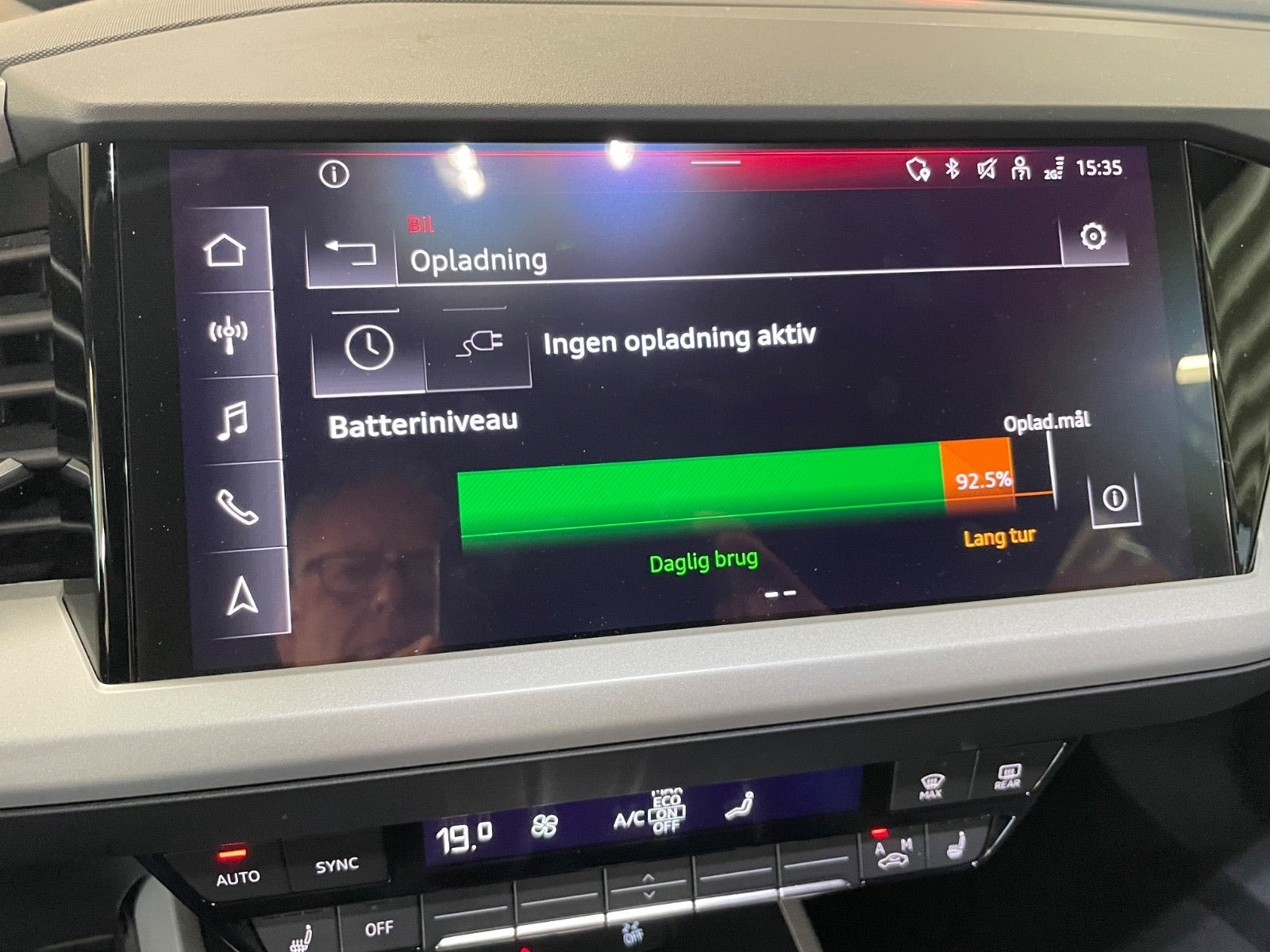 Grå Audi Q4 e-tron fra 2022