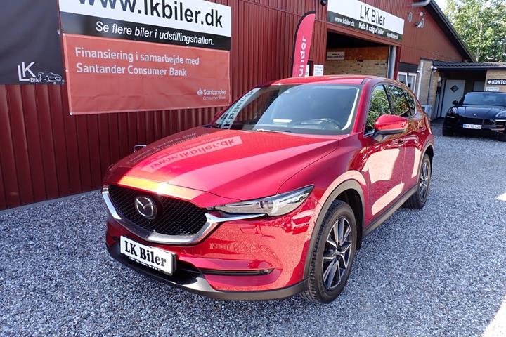 Rød Mazda CX-5 fra 2017 set udefra