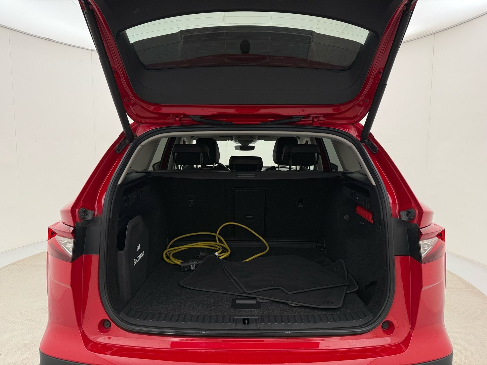 Rød Skoda Enyaq fra 2023