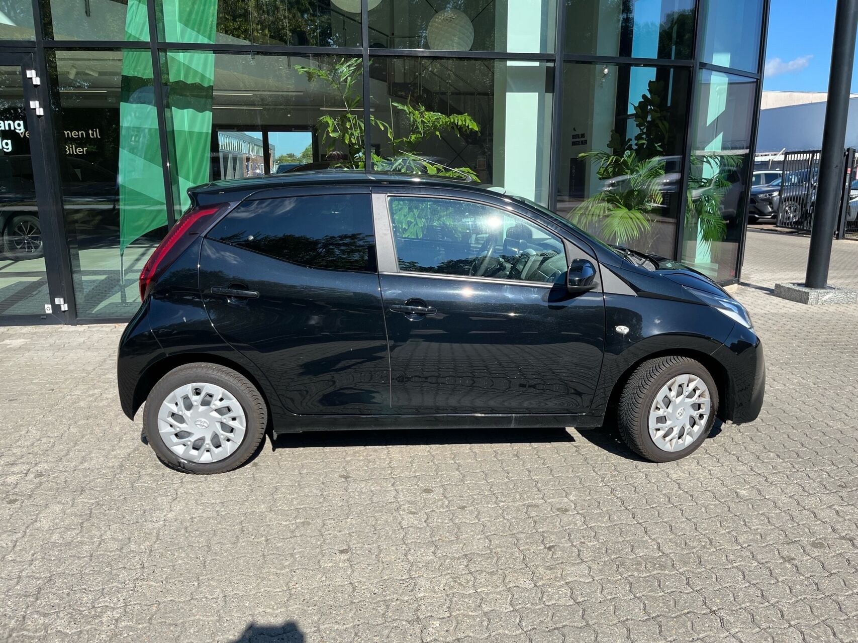 Sort Toyota Aygo fra 2020