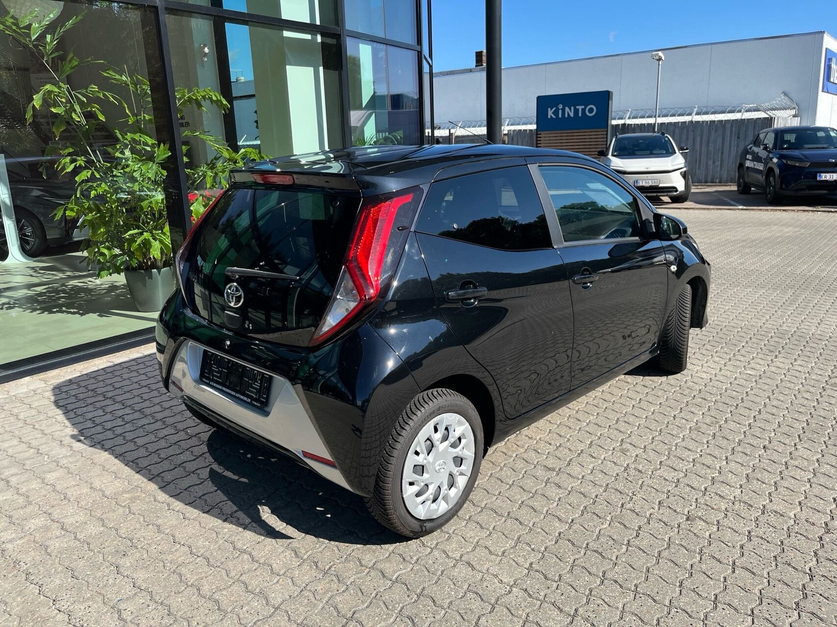 Sort Toyota Aygo fra 2020