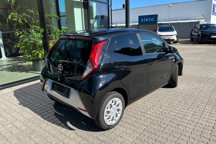 Sort Toyota Aygo fra 2020