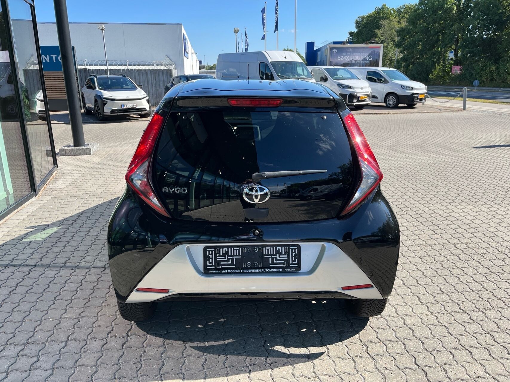 Sort Toyota Aygo fra 2020