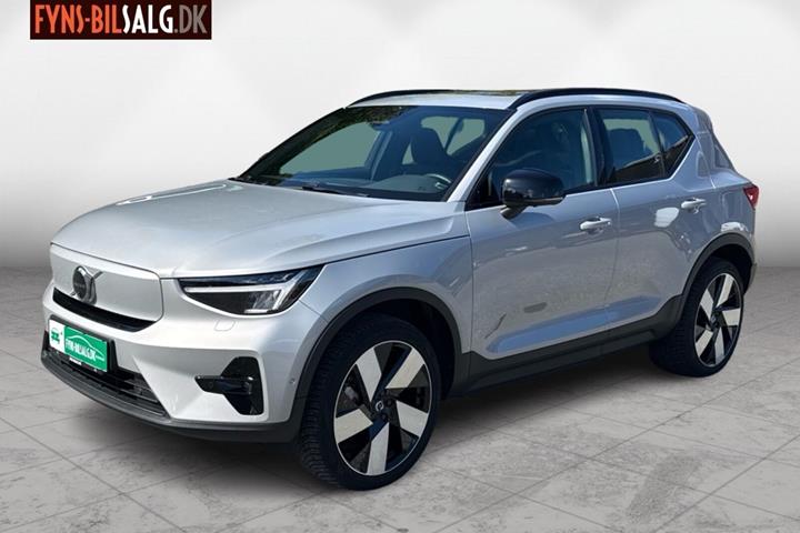 Sølv Volvo XC40 fra 2023
