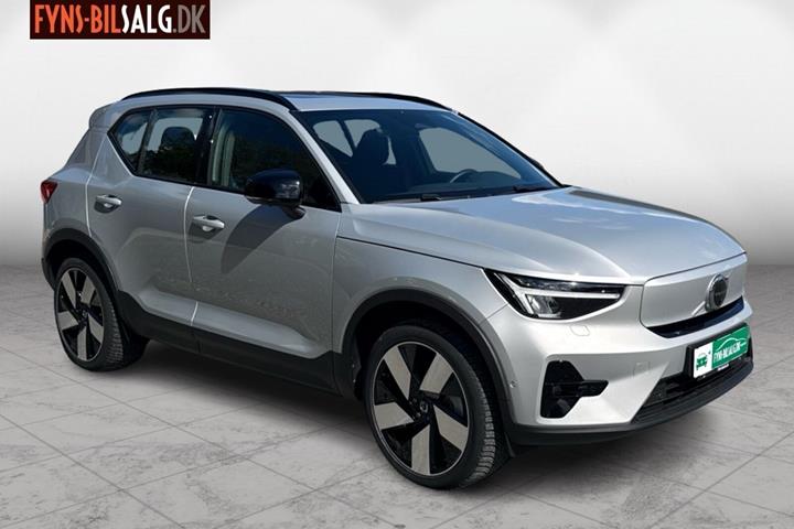 Sølv Volvo XC40 fra 2023