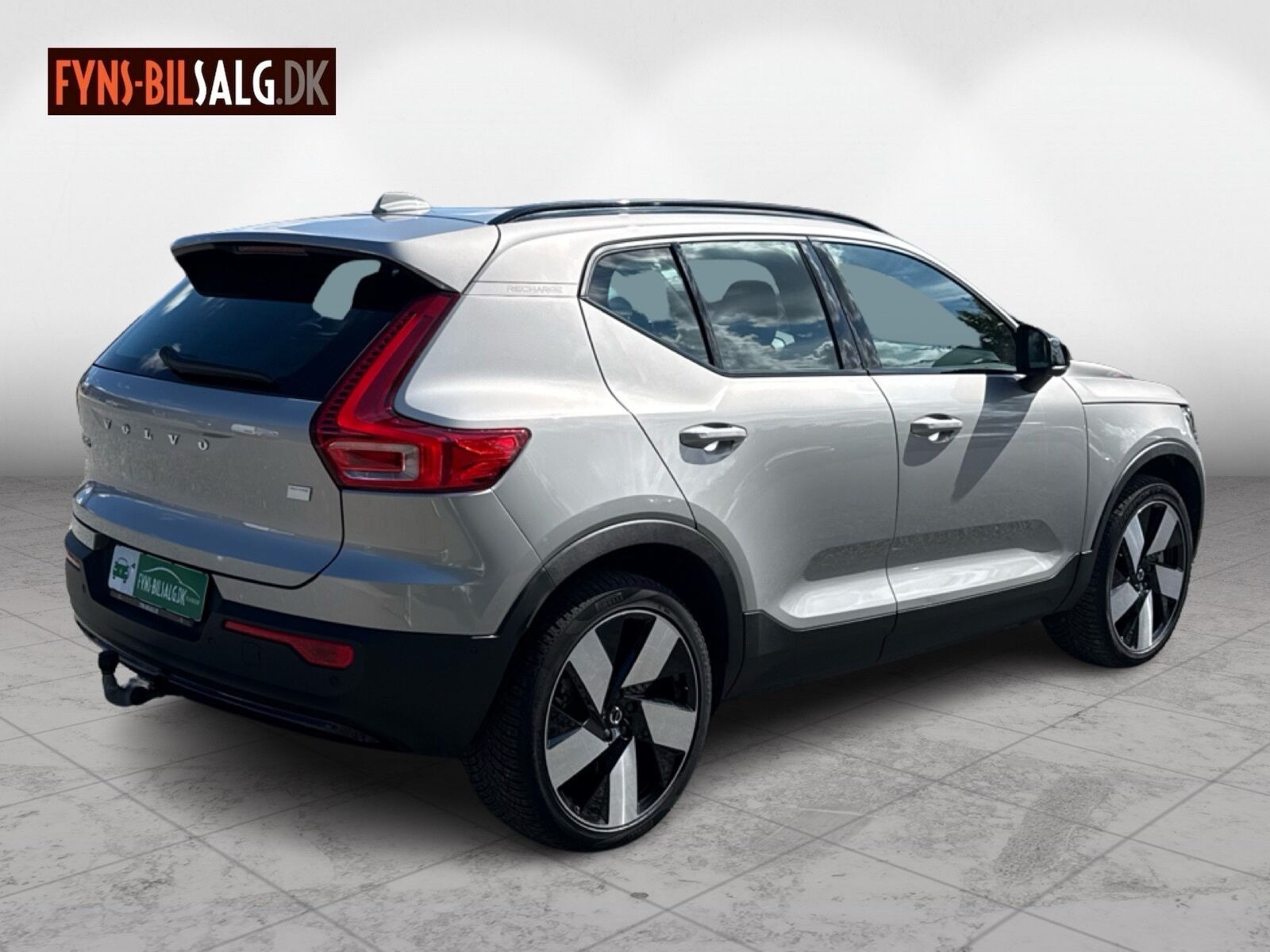 Sølv Volvo XC40 fra 2023