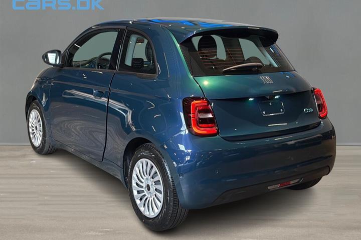 Grøn Fiat 500e fra 2023