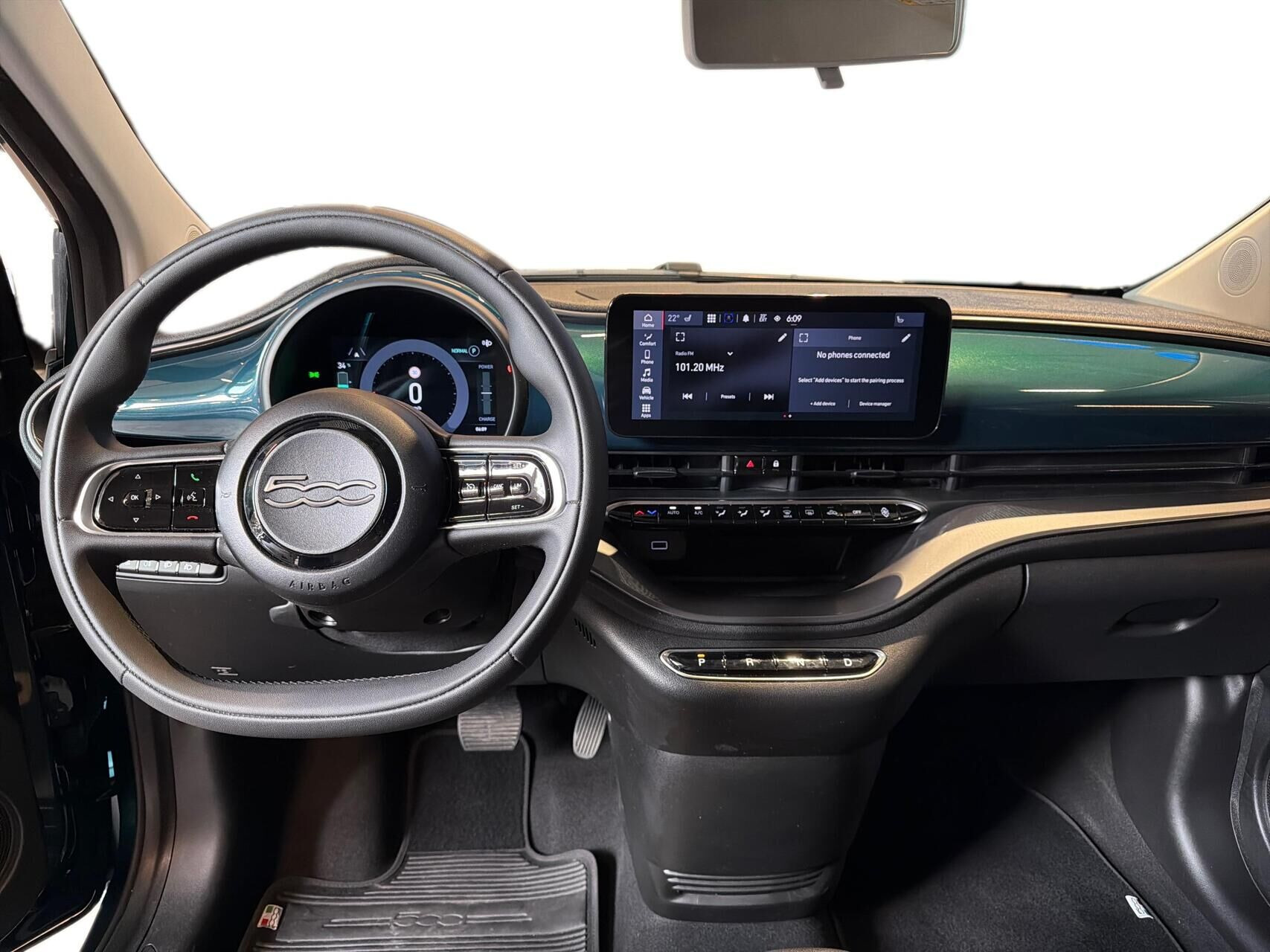 Grøn Fiat 500e fra 2023