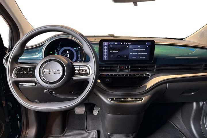 Grøn Fiat 500e fra 2023