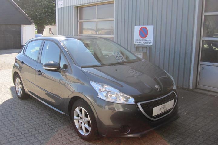 Grå Peugeot 208 fra 2014