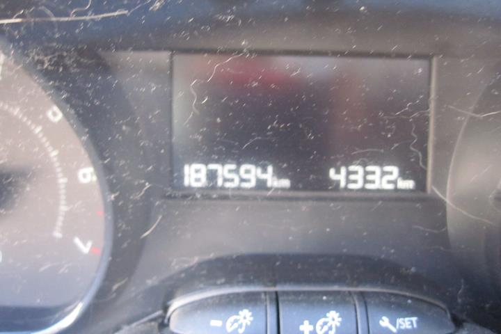 Grå Peugeot 208 fra 2014