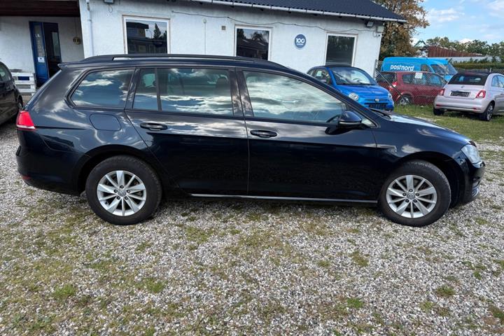 Sort VW Golf VII fra 2014