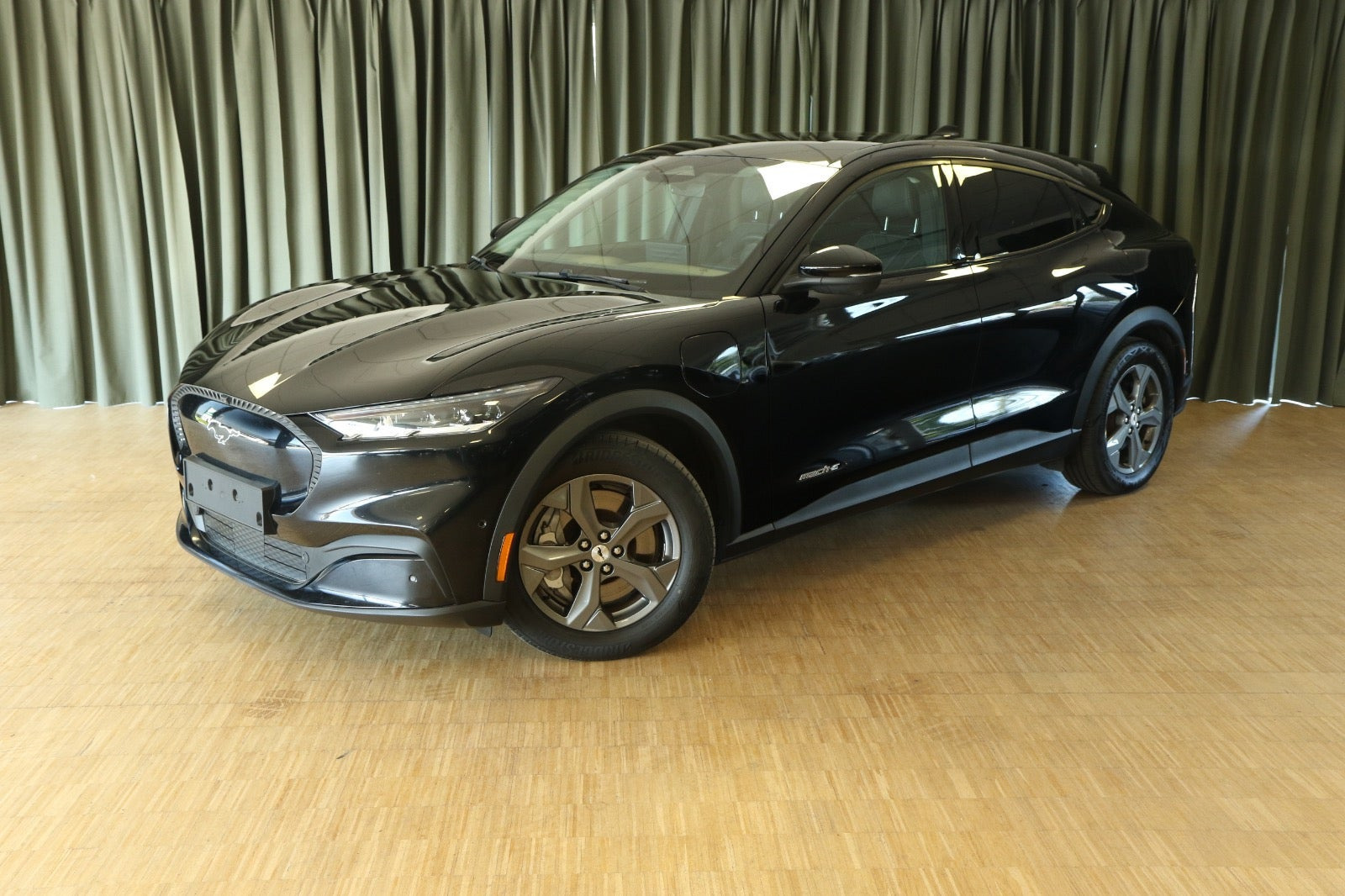 Ford Mustang Mach-E 88 Extended Range