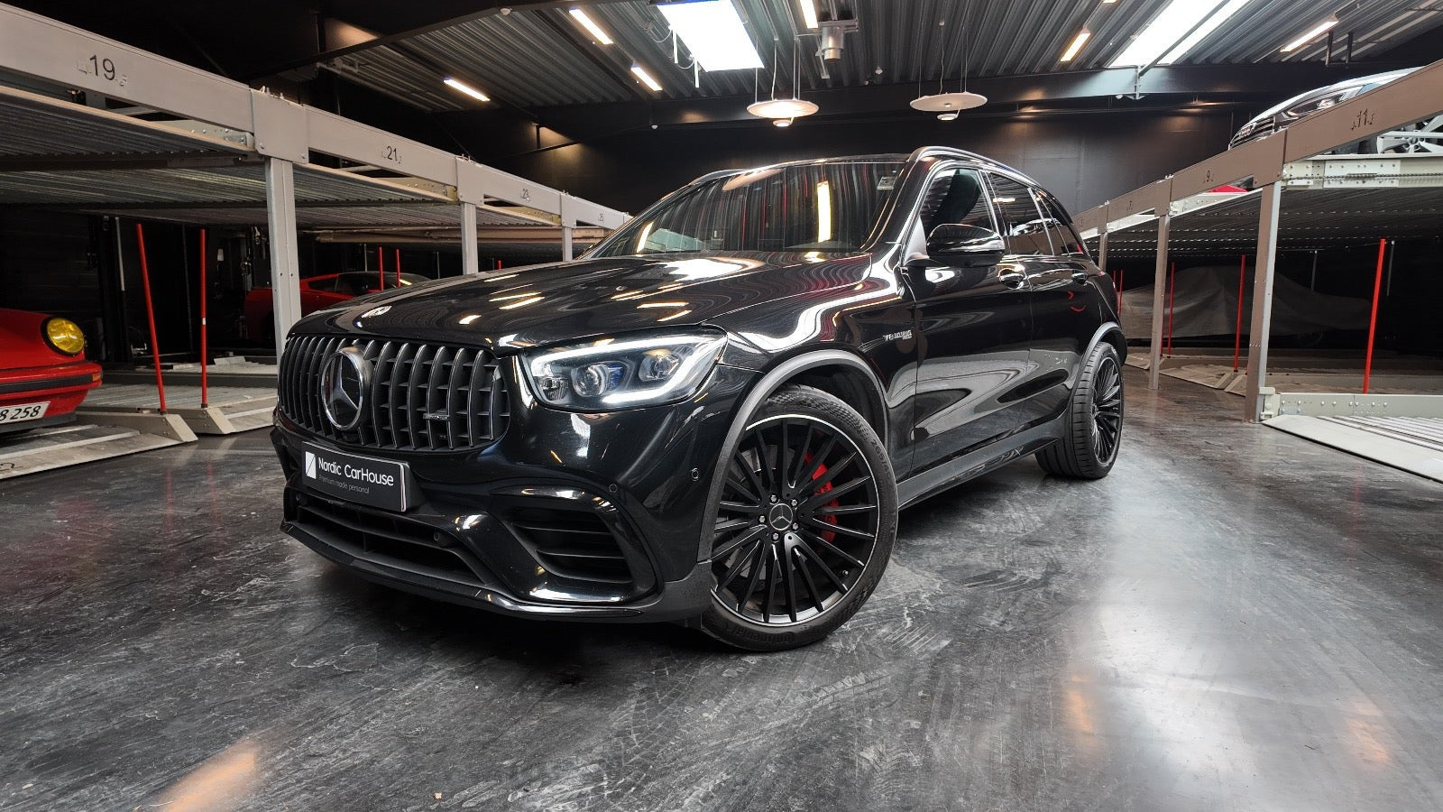 Sort Mercedes GLC63 fra 2020