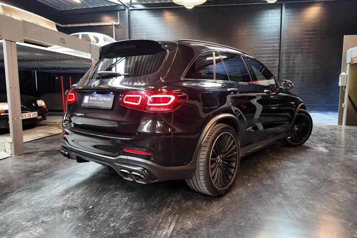 Sort Mercedes GLC63 fra 2020