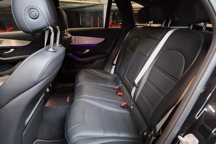 Sort Mercedes GLC63 fra 2020