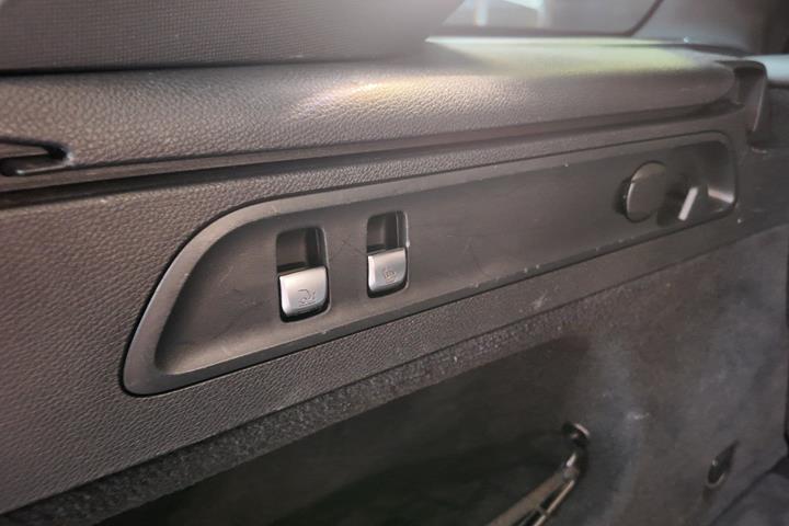 Sort Mercedes GLC63 fra 2020