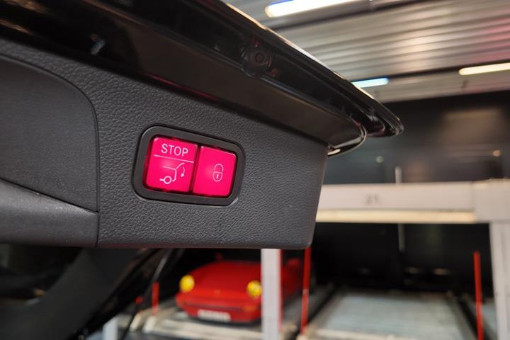 Sort Mercedes GLC63 fra 2020
