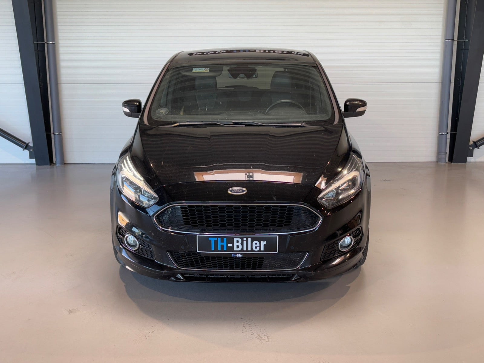 Rød Ford S-MAX fra 2018