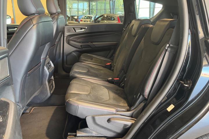 Rød Ford S-MAX fra 2018