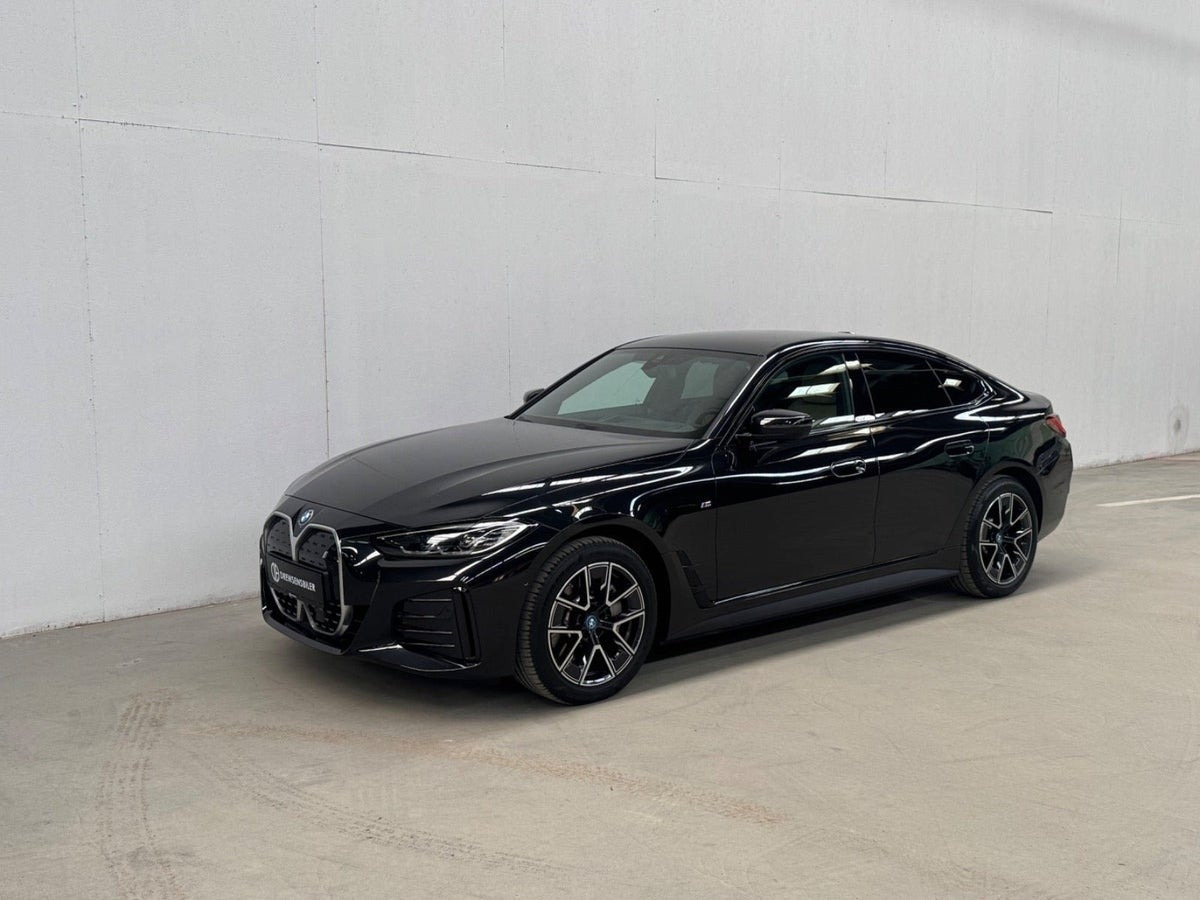 Sort BMW i4 fra 2023