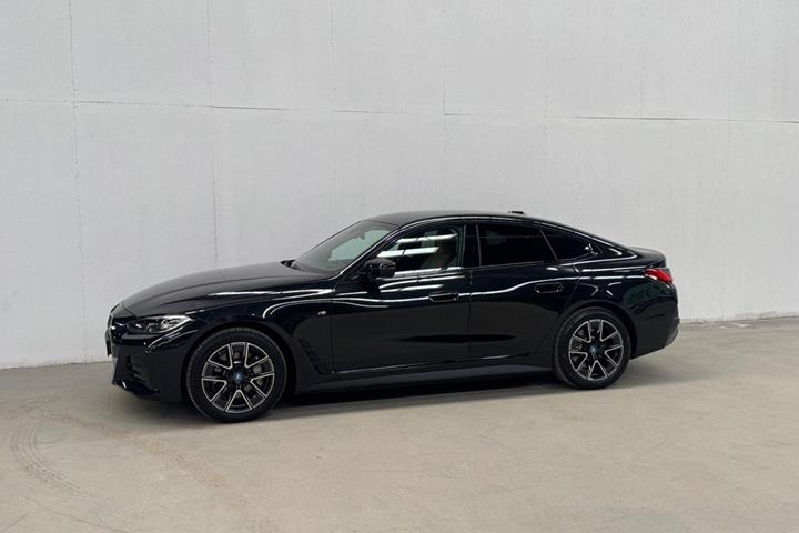 Sort BMW i4 fra 2023