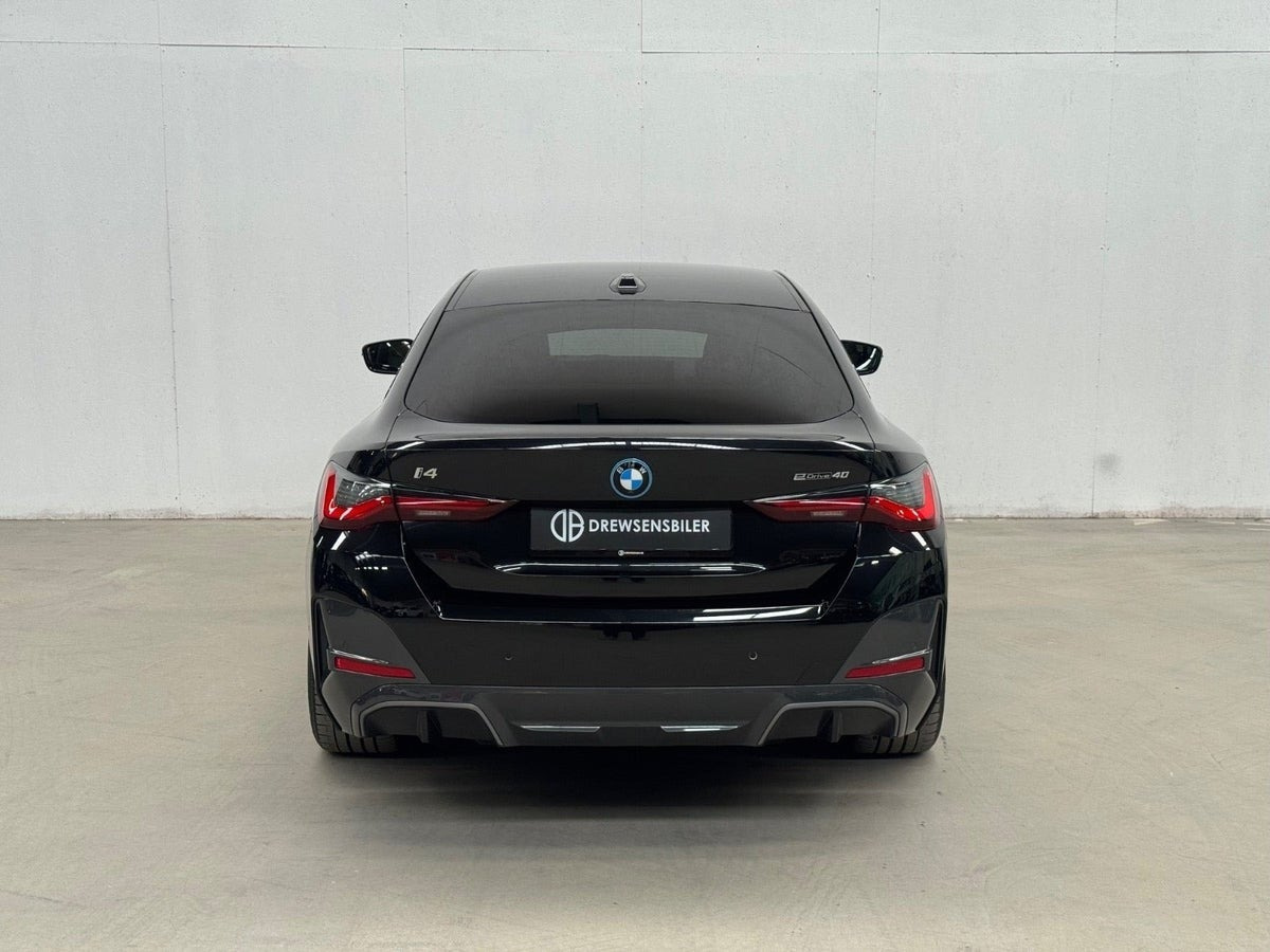 Sort BMW i4 fra 2023