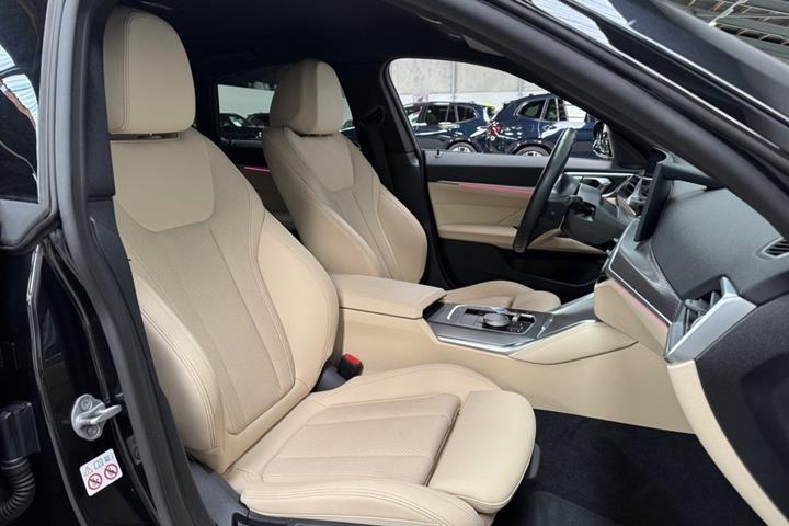 Sort BMW i4 fra 2023
