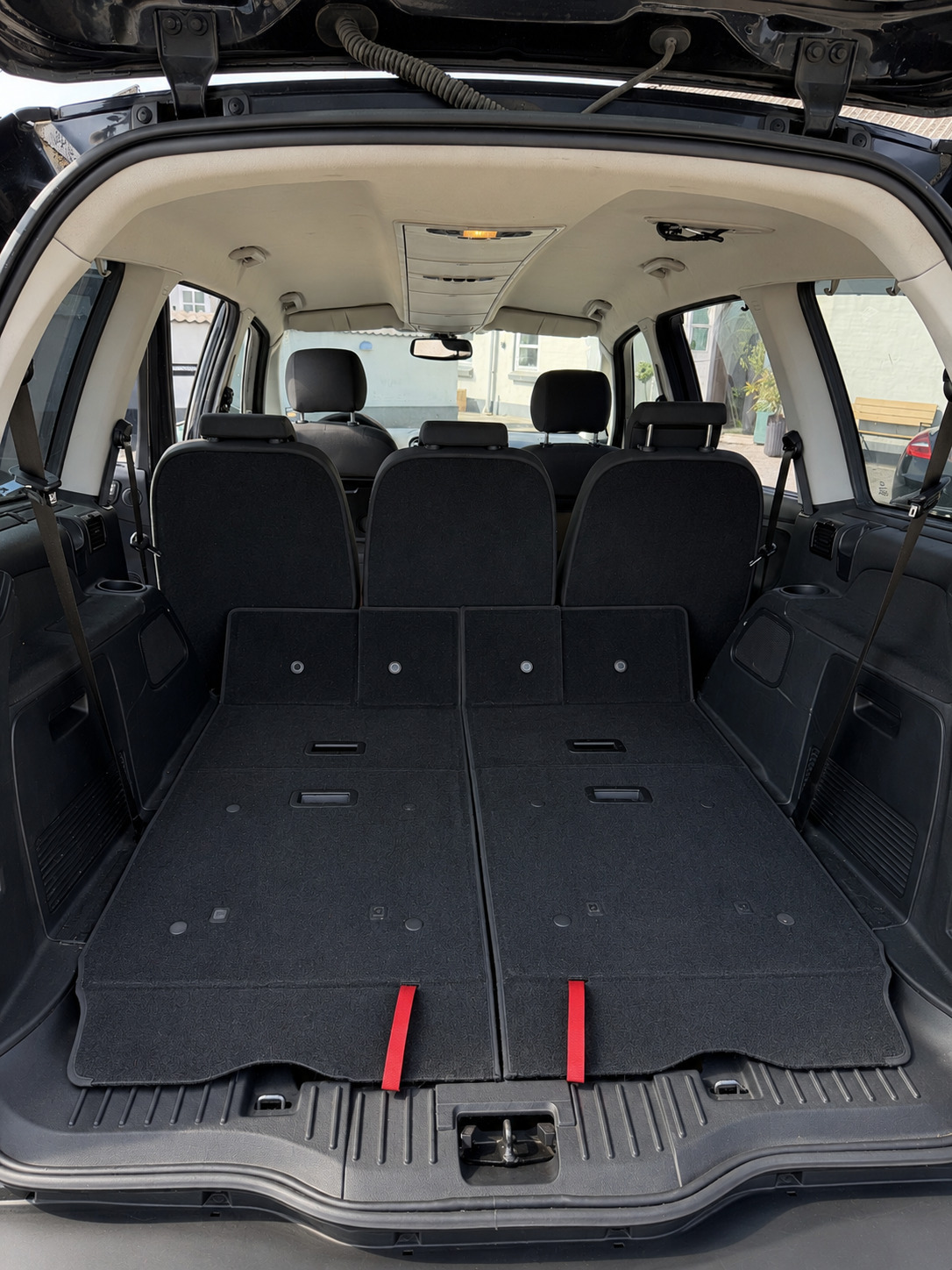 Sort Ford Galaxy fra 2007