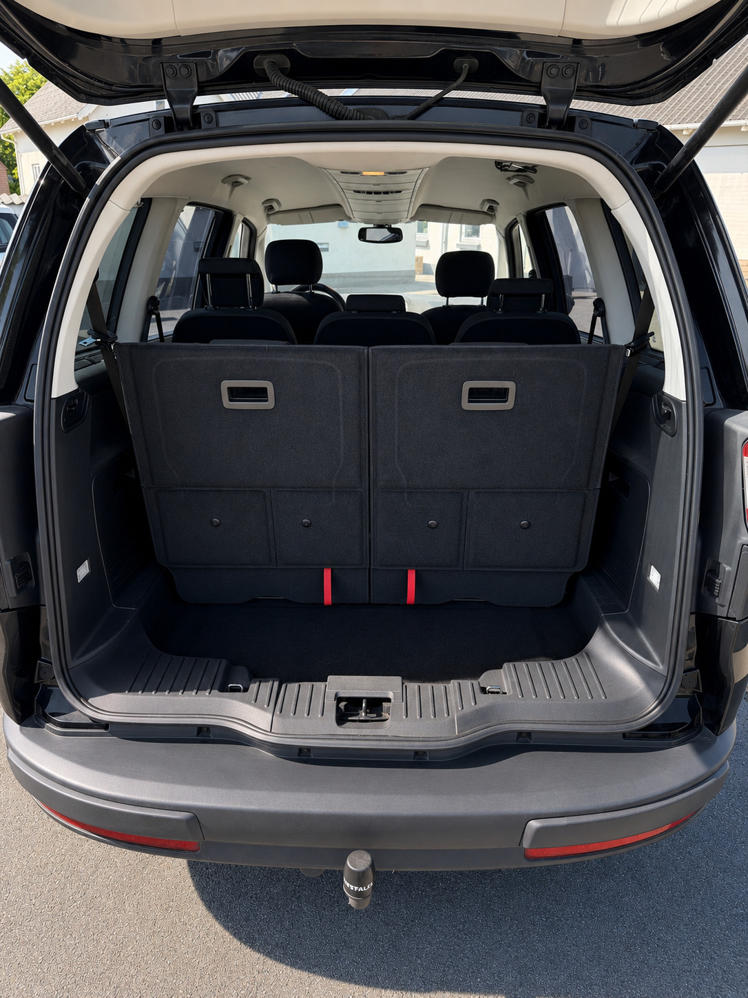 Sort Ford Galaxy fra 2007