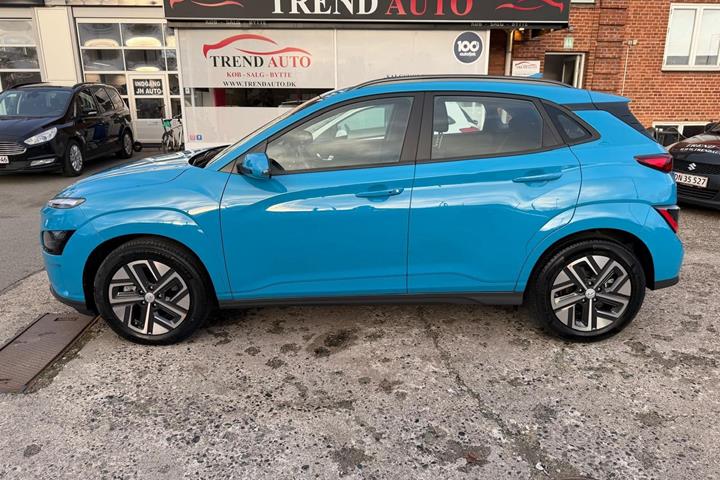 Blå Hyundai Kona fra 2021
