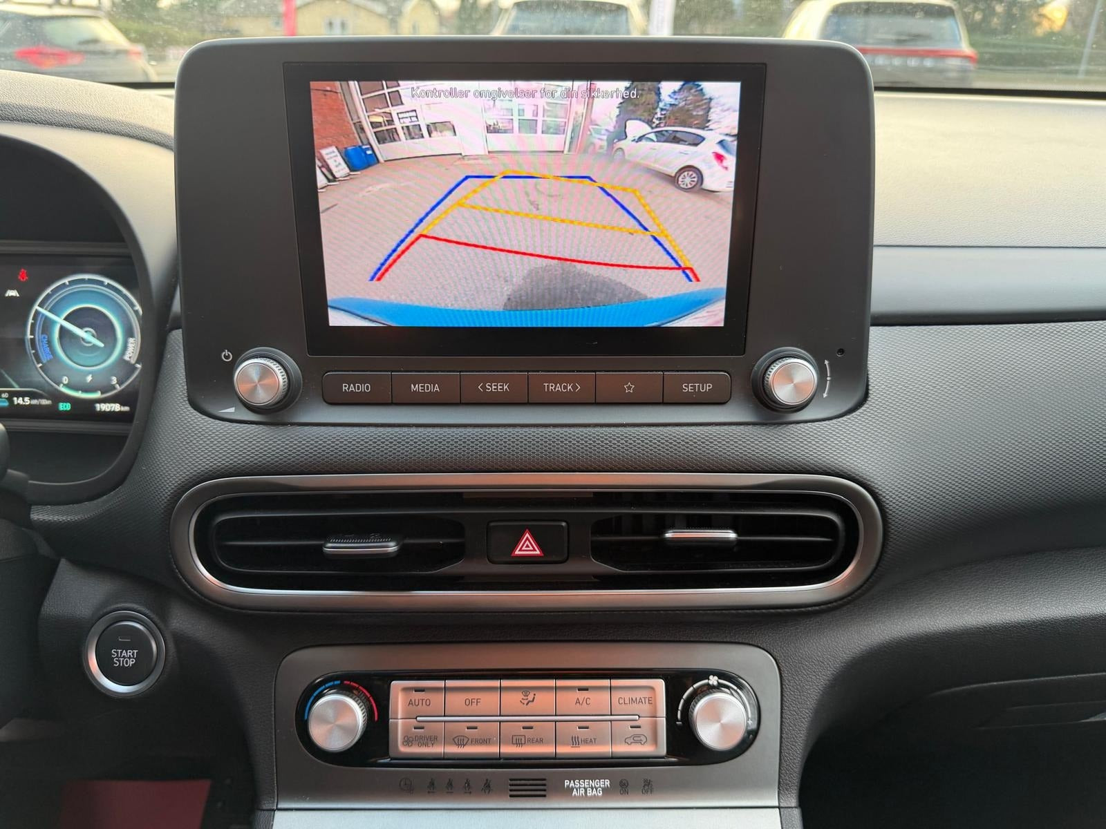 Blå Hyundai Kona fra 2021