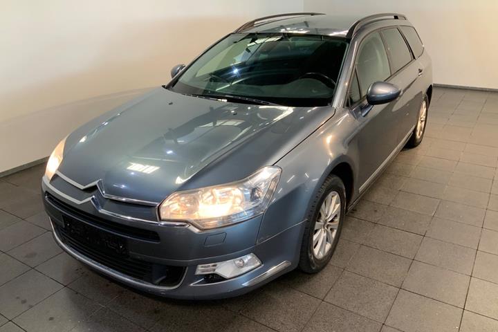 Grå Citroën C5 fra 2010 set udefra